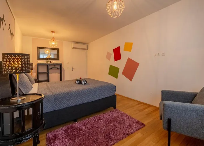 2 Bedroom With Terrace Near Naschmarkt Metro U4 Vienne